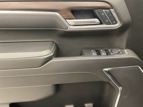 Used 2025 GMC Sierra 1500 SLT image 23