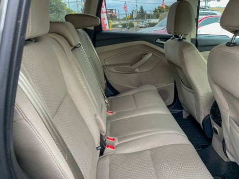 Used 2017 Ford Escape SE AWD/4WD image 33