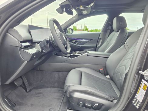 Certified 2025 BMW 540i xDrive w/ Premium Package AWD/4WD image 11
