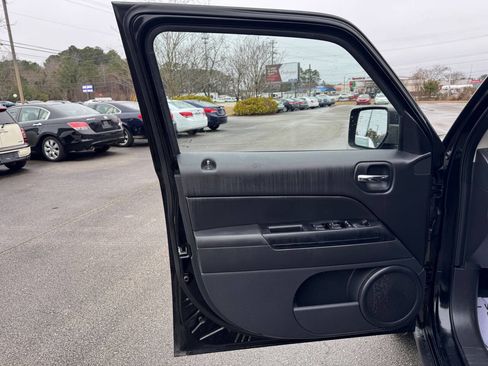 Used 2012 Jeep Patriot Latitude image 12