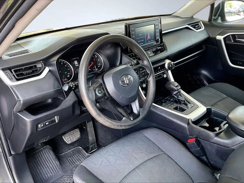Used 2021 Toyota RAV4 XLE image 12