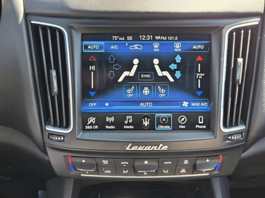 Used 2020 Maserati Levante AWD/4WD image 23