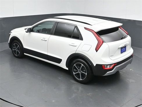 Used 2024 Kia Niro EX image 45
