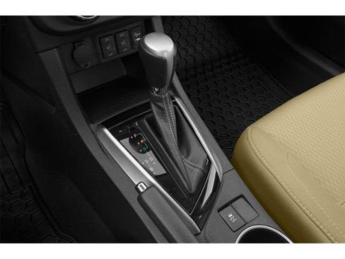 Used 2015 Toyota Corolla LE FWD image 14
