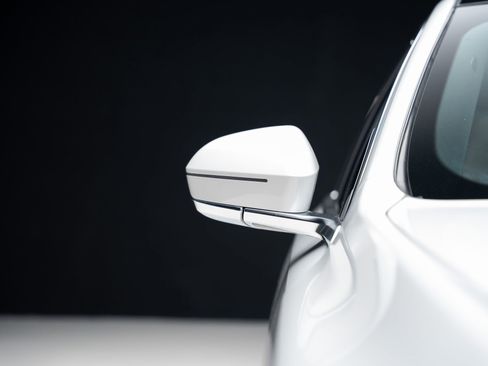 Used 2024 BMW i7 xDrive60 image 15