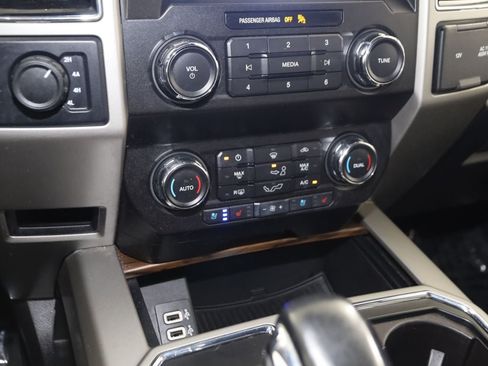 Used 2019 Ford F150 Lariat AWD/4WD image 26