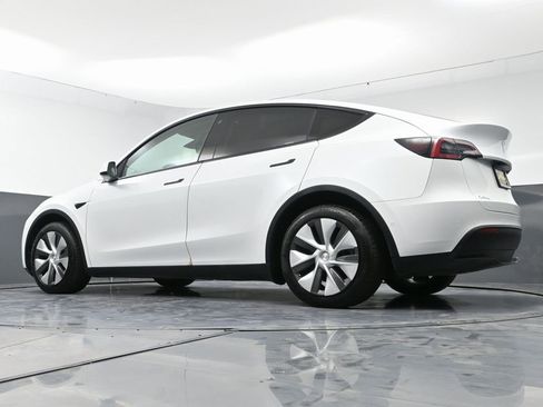 Used 2022 Tesla Model Y Long Range image 56