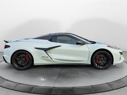 Used 2023 Chevrolet Corvette Z06 image 8
