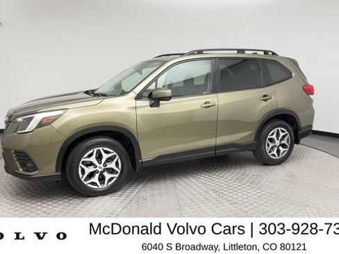 Used 2024 Subaru Forester Premium AWD/4WD image 6