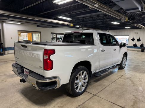 Used 2019 Chevrolet Silverado 1500 LTZ w/ LTZ Premium Package image 4