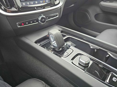 Certified 2025 Volvo V60 B5 Cross Country Plus image 30