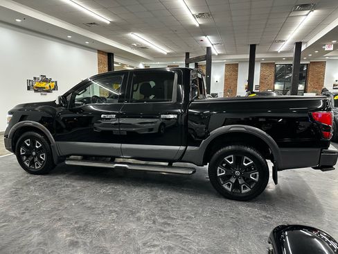 Used 2020 Nissan Titan Platinum Reserve w/ Moonroof Package image 8