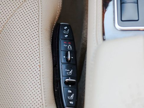 Used 2014 Mercedes-Benz CLS 550 4MATIC image 16