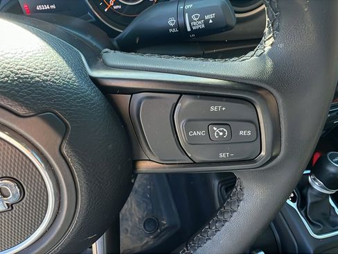 Used 2023 Jeep Gladiator Sport image 26