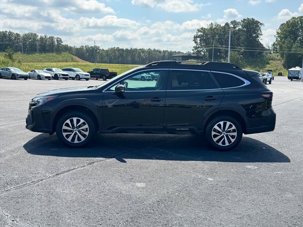 Used 2023 Subaru Outback Premium AWD/4WD image 6