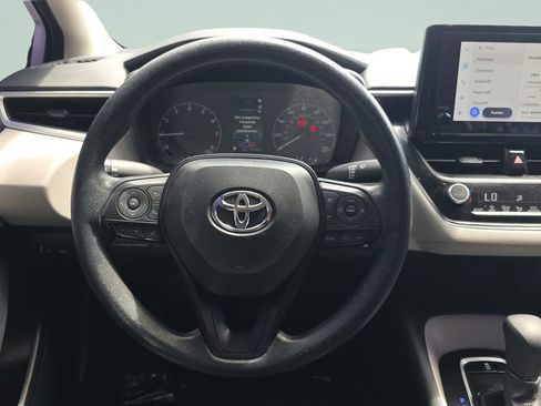 Used 2025 Toyota Corolla LE w/ Convenience Package FWD image 12