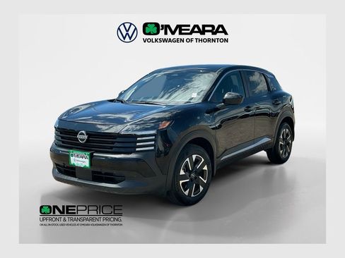 Used 2025 Nissan Kicks SV AWD/4WD image 1