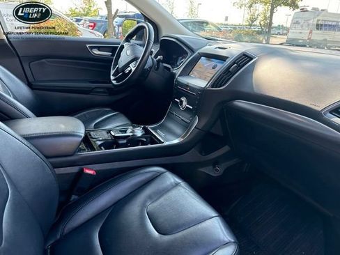 Certified 2019 Ford Edge Titanium w/ Cold Weather Package AWD/4WD image 9