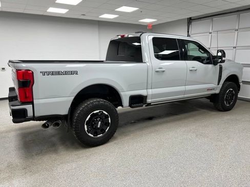 Used 2025 Ford F350 Platinum w/ Tremor Off-Road Package AWD/4WD image 11
