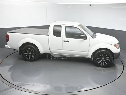 Used 2018 Nissan Frontier S RWD image 43