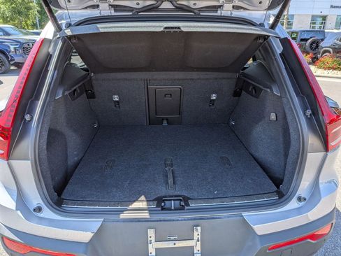 Used 2025 Volvo XC40 B5 Plus AWD/4WD image 32