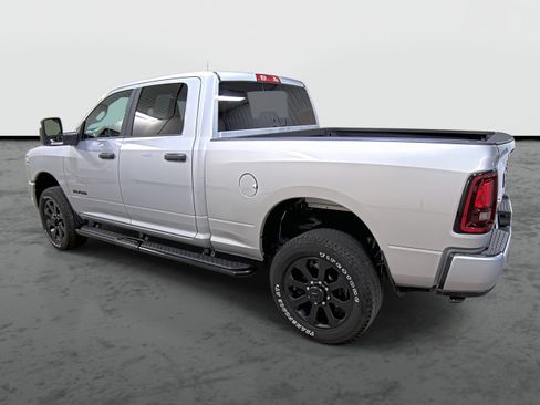 Used 2026 RAM 2500 Big Horn AWD/4WD image 2