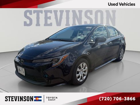 Used 2025 Toyota Corolla LE FWD image 1