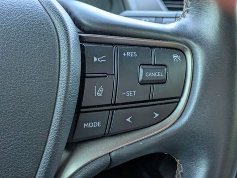 Used 2021 Lexus UX 200 w/ Premium Package FWD image 6