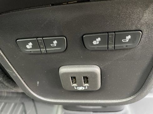 Used 2024 GMC Terrain Denali w/ Black Diamond Edition image 42