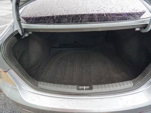 Used 2017 Hyundai Elantra SE FWD image 9
