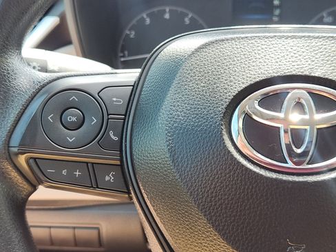 Certified 2025 Toyota Corolla LE FWD image 17