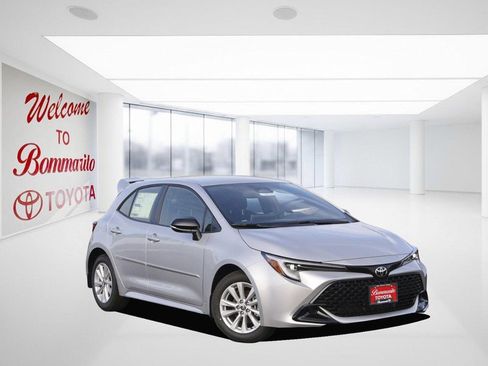 New 2026 Toyota Corolla SE image 2