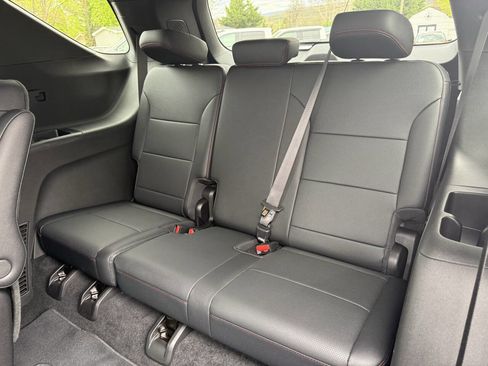 Used 2025 Chevrolet Traverse Z71 image 27