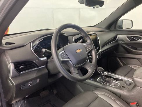 Used 2023 Chevrolet Traverse LT w/ Rear Camera Mirror Package AWD/4WD image 17