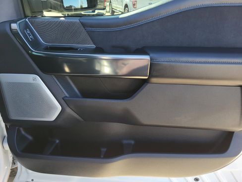 Used 2025 Ford F350 Platinum w/ FX4 Off-Road Package image 15