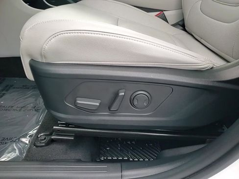 Certified 2025 Hyundai Tucson Limited image 14