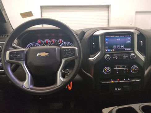 Used 2020 Chevrolet Silverado 1500 LT w/ Z71 Off-Road Package AWD/4WD image 22