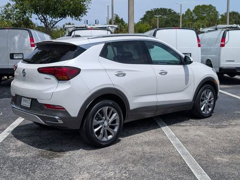 Used 2023 Buick Encore GX Essence w/ Experience Buick Package FWD image 7