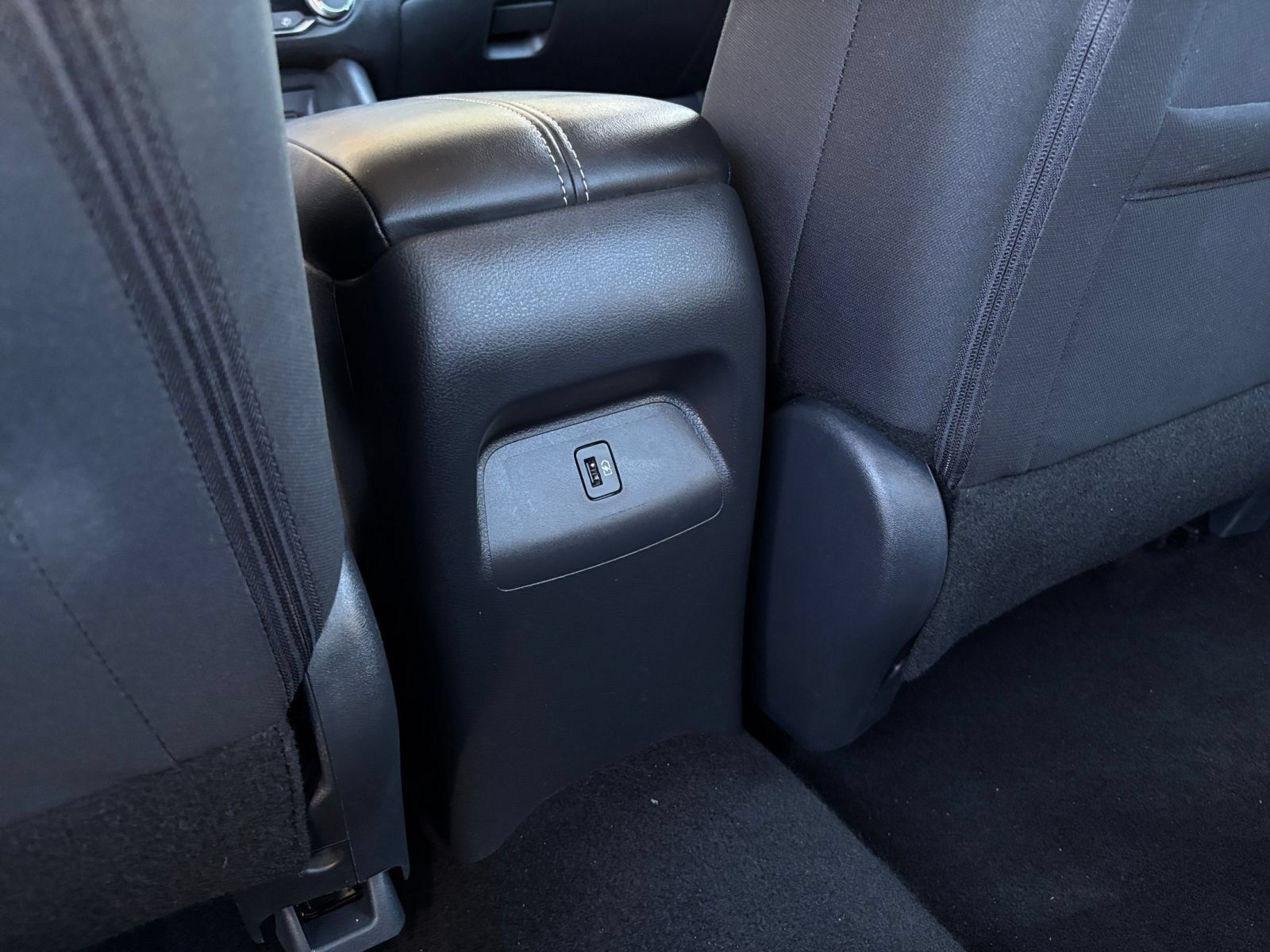 Used 2025 Nissan Sentra SV FWD image 21