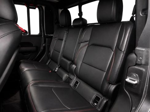 Used 2020 Jeep Gladiator Rubicon w/ Dual Top Group AWD/4WD image 10