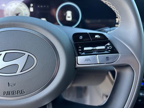 Used 2025 Hyundai Elantra SEL image 30