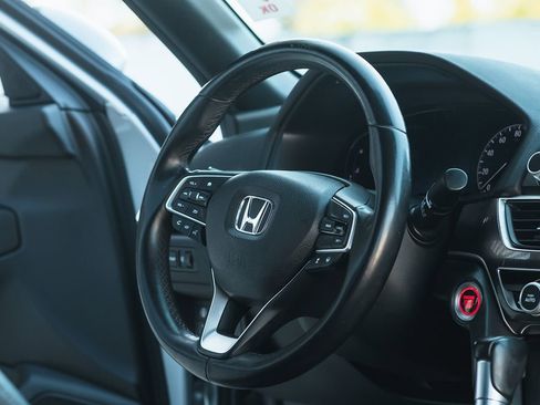 Used 2018 Honda Accord Sport image 18
