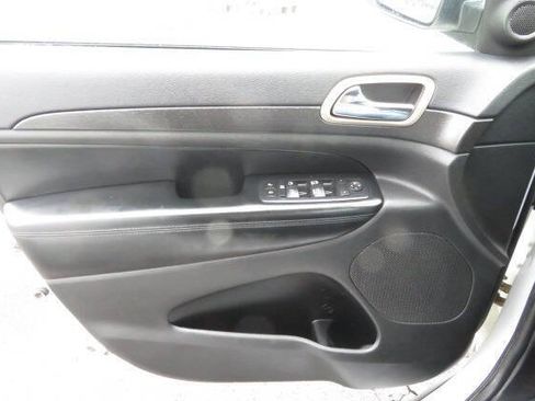 Used 2015 Jeep Grand Cherokee Laredo w/ Quick Order Package 23E AWD/4WD image 14