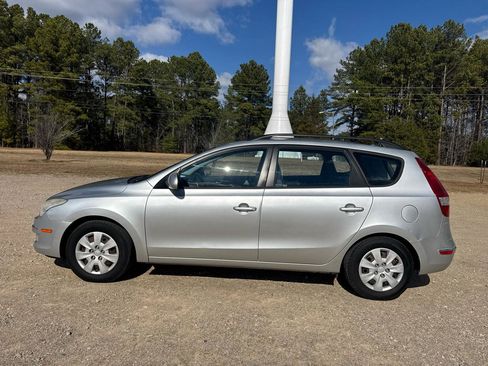 Used 2010 Hyundai Elantra SE w/ Popular Equipment Pkg 2 image 9