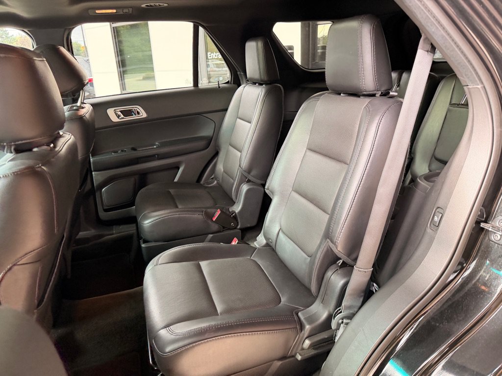 Used 2014 Ford Explorer Limited w/ Equipment Group 302A AWD/4WD image 12