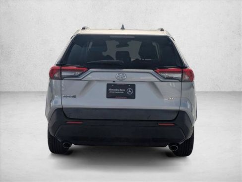 Used 2020 Toyota RAV4 XLE FWD image 6