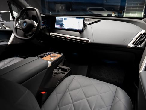 Used 2024 BMW iX xDrive50 w/ Premium Package image 57