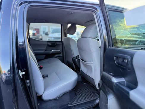 Used 2018 Toyota Tacoma SR5 AWD/4WD image 27