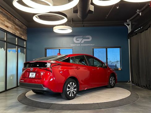 Used 2021 Toyota Prius LE w/ Carpet Mat Package (TMS) AWD/4WD image 3