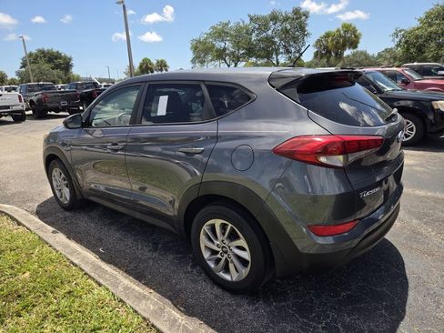 Used 2018 Hyundai Tucson SE w/ Cargo Package FWD image 4